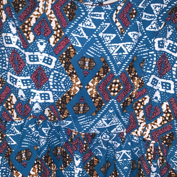 Bundle of 2 dresses (1maxi/1short) in boho pattern - Picture 3 of 8